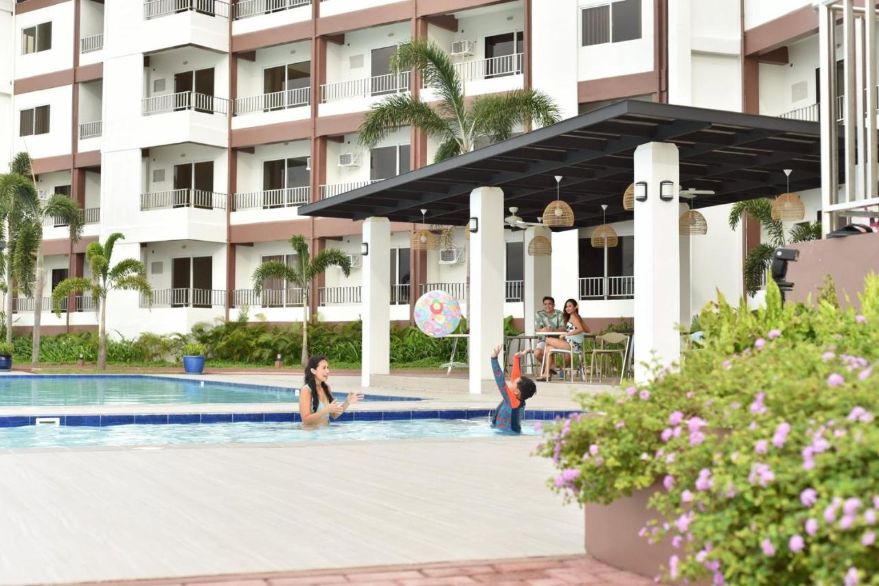 Holiday Oceanview Residences And Resort Sámal Exterior foto